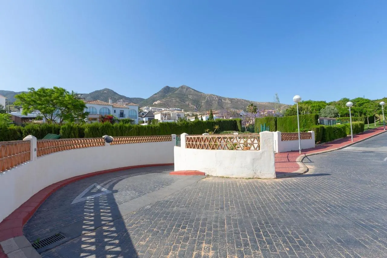 Arenal Golf Holidays Apt 贝纳尔马德纳 公寓
